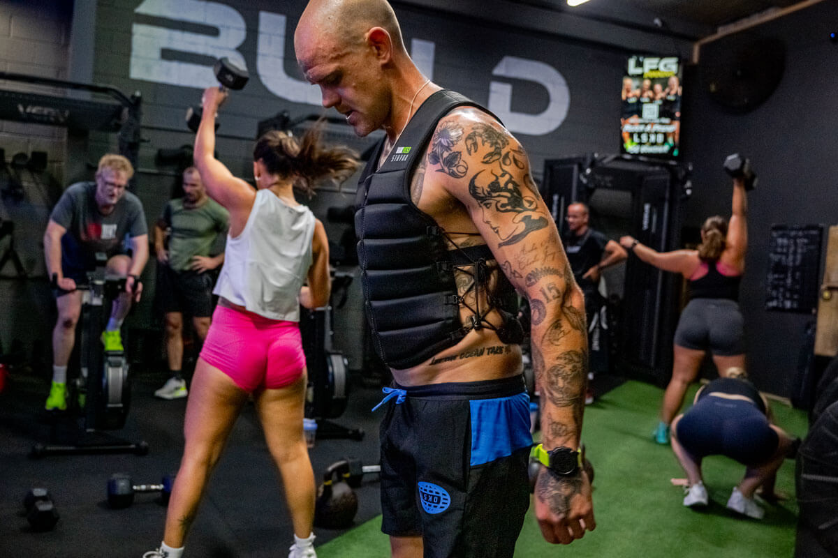 Weighted Vests for HYROX and Cross Training: Smarter Load, Better Preparation